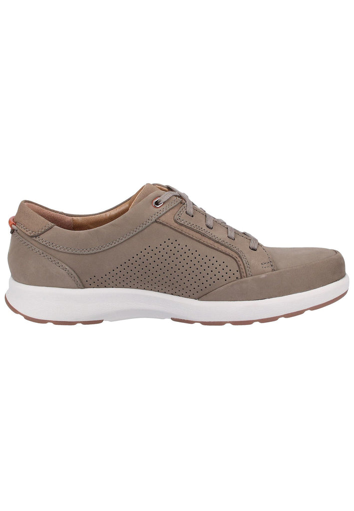 Clarks Halbschuhe Nubukleder Taupe - surf4shoes