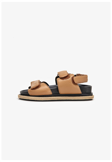 Inuovo Sandalen Glattleder Tan - surf4shoes