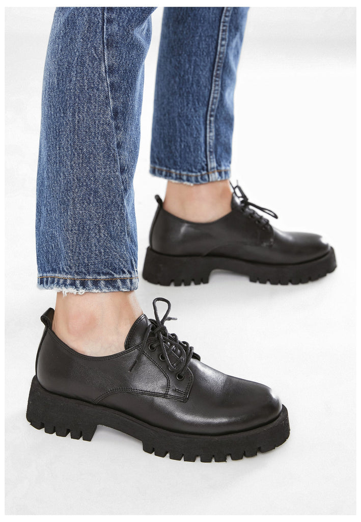 Inuovo Halbschuhe Leder Schwarz