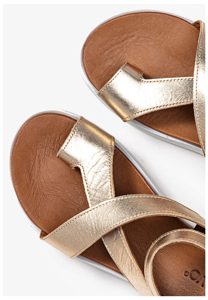 Inuovo Zehensteg Leder Gold