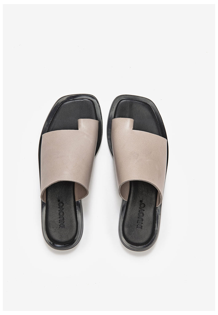 Inuovo Zehensteg Leder Grau