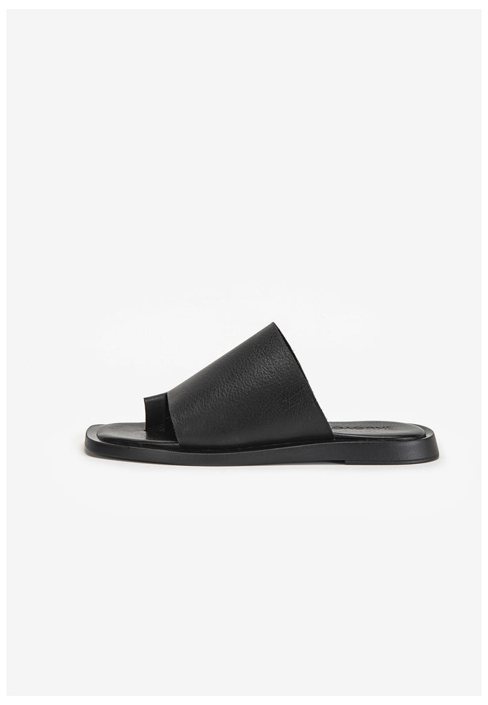 Inuovo Zehensteg Leder Schwarz