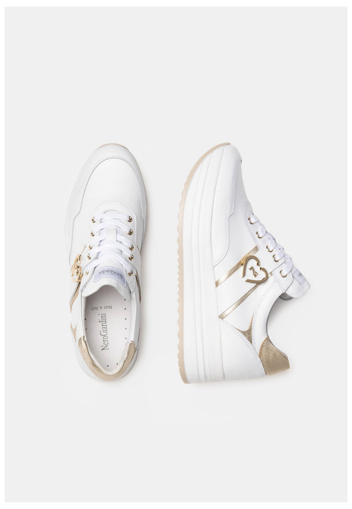 Nero Giardini Sneaker Lederimitat Weiß/Gold